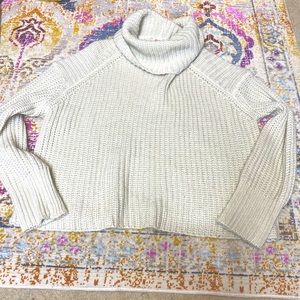 Cropped White Turtle Neck